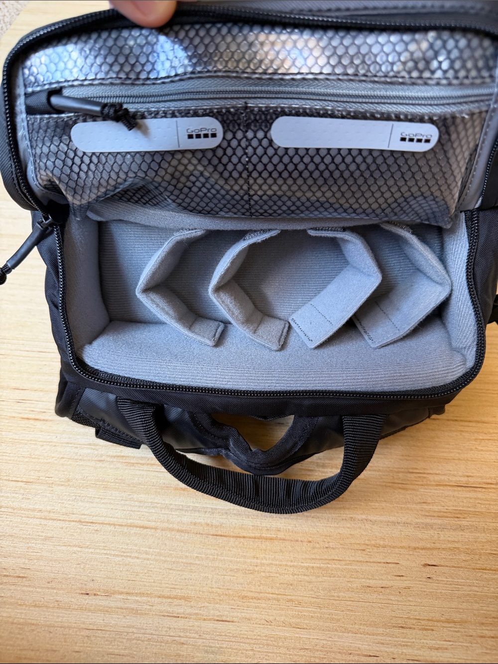 GoPro Seeker 16L Backpack NWT Black Camera Hiking Bag Integrated Mounts - Picture 4 of 15